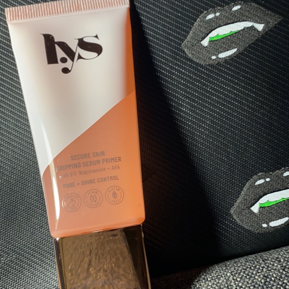 L.us matte bronzer and primer - Picture 7 of 8